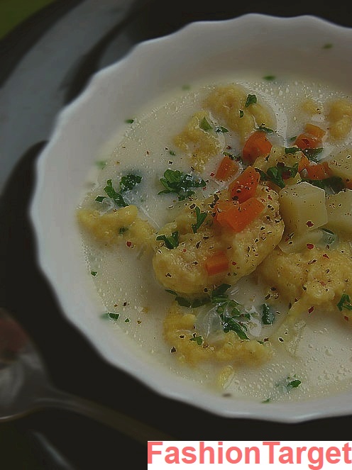 Рецепт сырного супа с клецками из кабачка (Первые блюда, Сырный суп, vogueon.ru, Готовим)