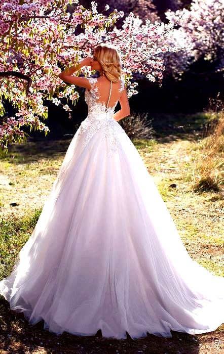 Чем вы должны руководствоваться во время выбора платья для свадьбы?